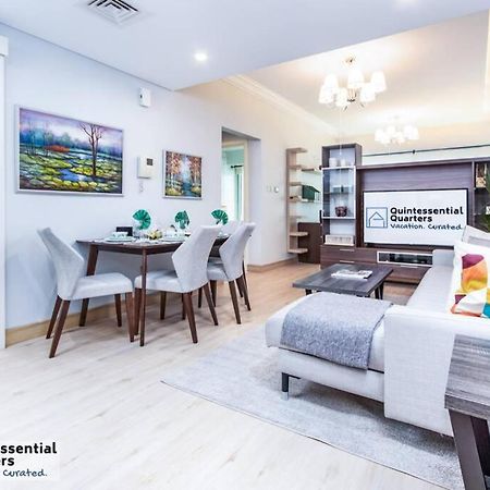 Downtown Cozy Home + Partitioned Living Room Dubai Luaran gambar
