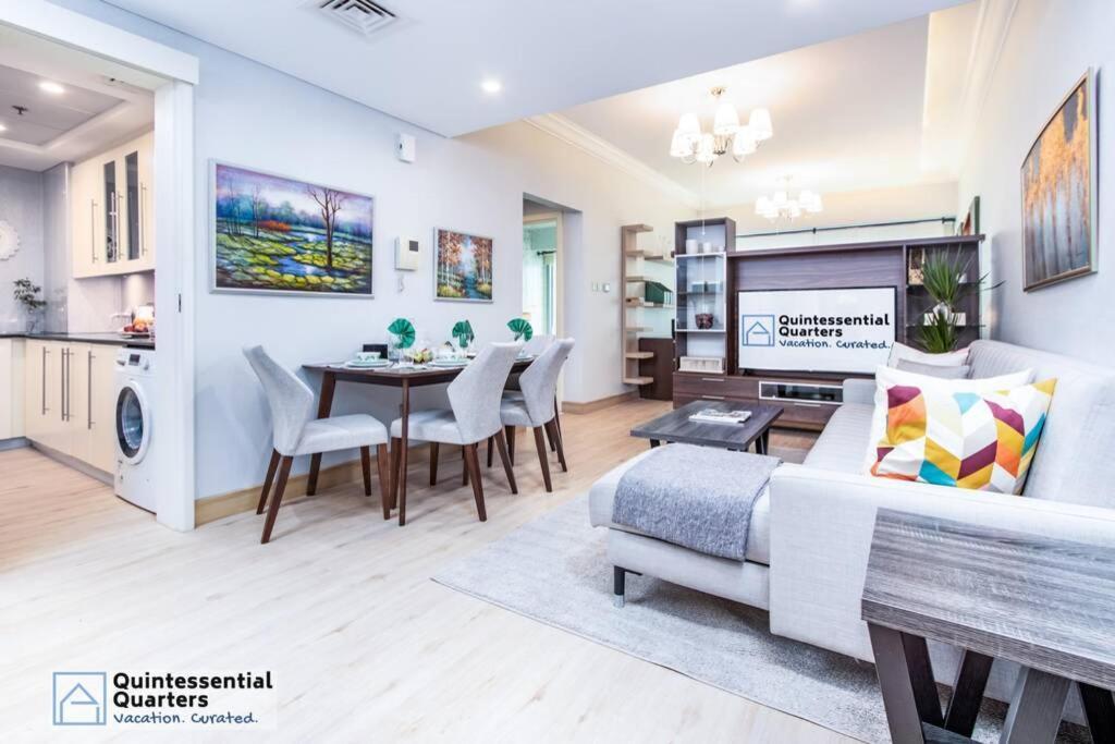 Downtown Cozy Home + Partitioned Living Room Dubai Luaran gambar
